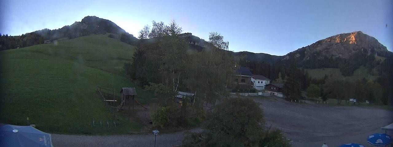 Live camera feed from Bergrestaurant Gfellen, Finsterwald in Finsterwald