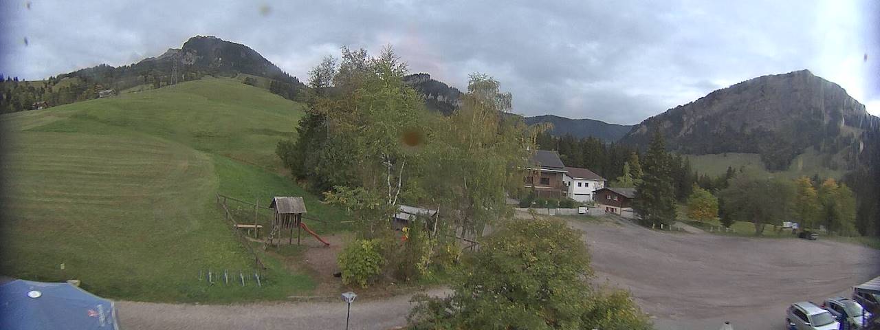 Live camera feed from Bergrestaurant Gfellen, Finsterwald in Finsterwald