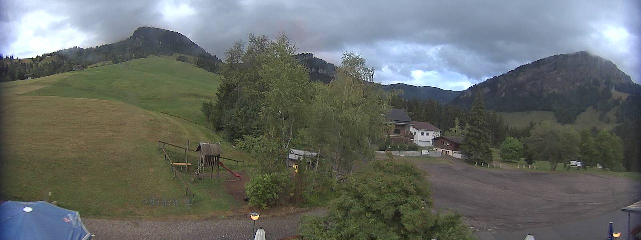Live camera feed from Bergrestaurant Gfellen, Finsterwald in Finsterwald