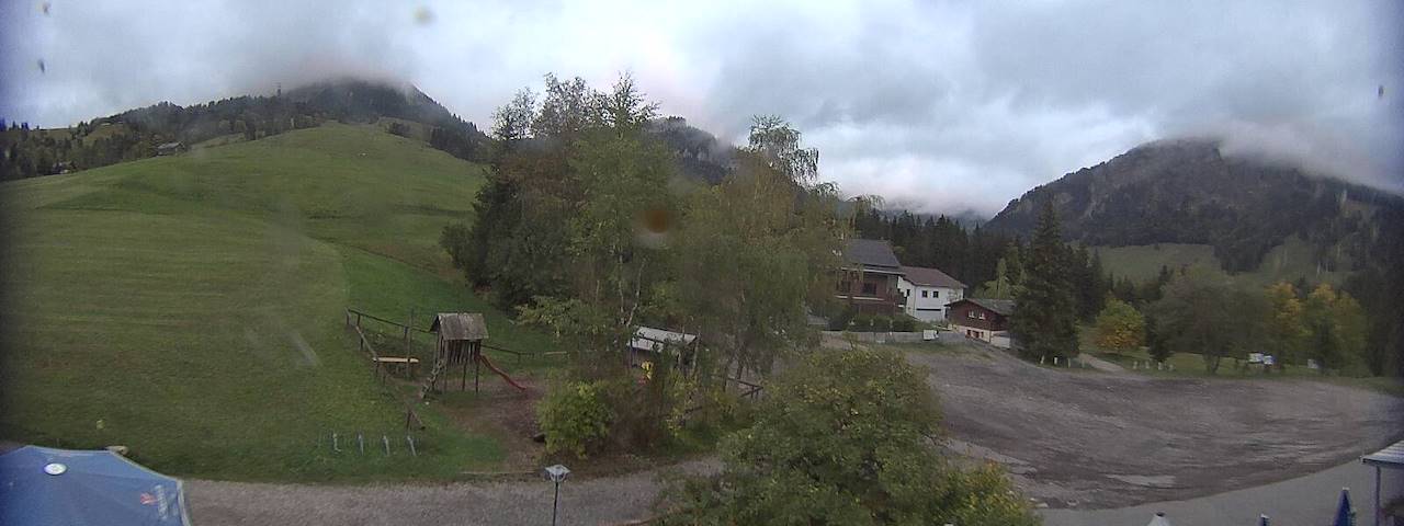 Live camera feed from Bergrestaurant Gfellen, Finsterwald in Finsterwald