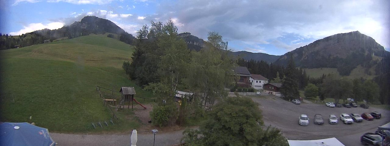 Live camera feed from Bergrestaurant Gfellen, Finsterwald in Finsterwald