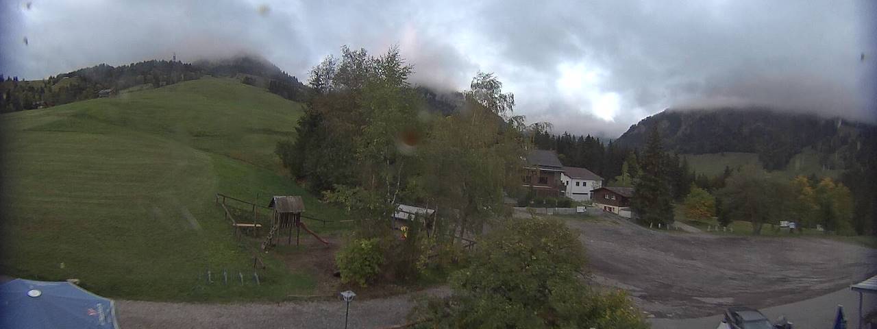 Live camera feed from Bergrestaurant Gfellen, Finsterwald in Finsterwald