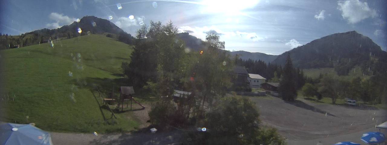 Live camera feed from Bergrestaurant Gfellen, Finsterwald in Finsterwald
