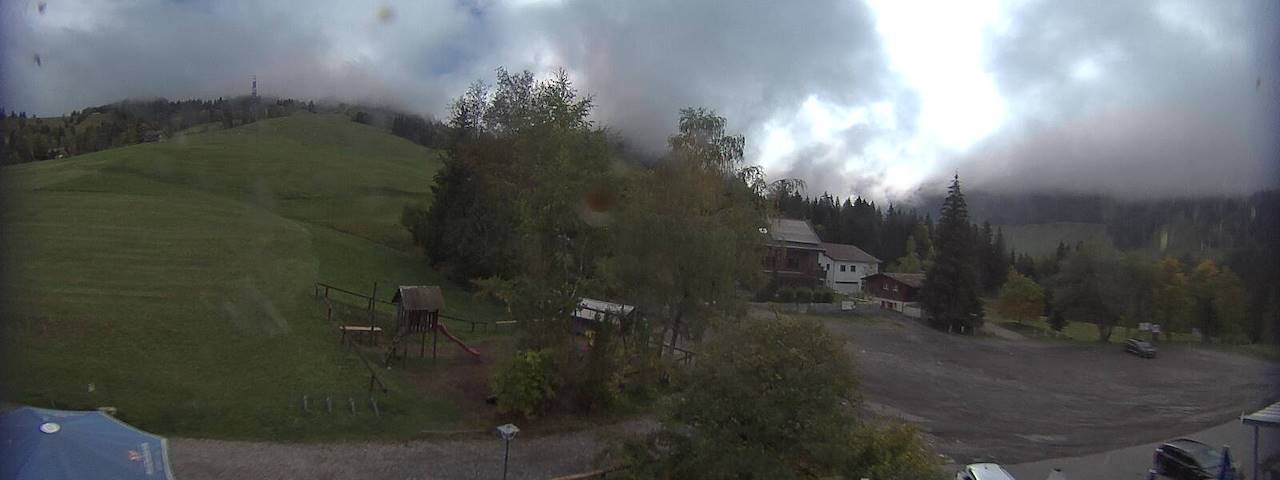 Live camera feed from Bergrestaurant Gfellen, Finsterwald in Finsterwald