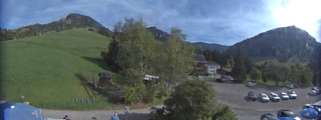 Live camera feed from Bergrestaurant Gfellen, Finsterwald in Finsterwald