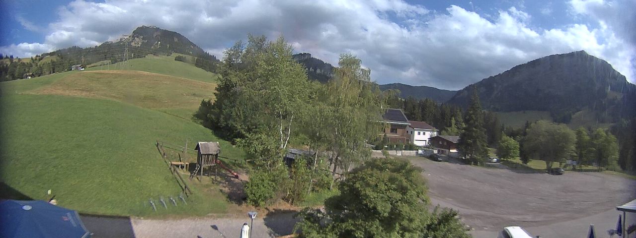 Live camera feed from Bergrestaurant Gfellen, Finsterwald in Finsterwald