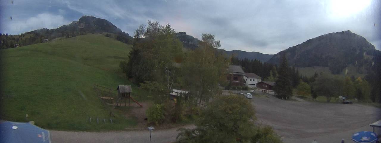Live camera feed from Bergrestaurant Gfellen, Finsterwald in Finsterwald