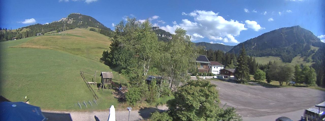 Live camera feed from Bergrestaurant Gfellen, Finsterwald in Finsterwald