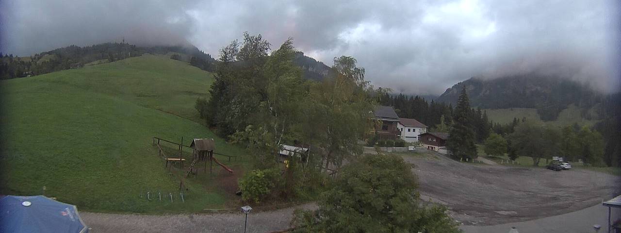 Live camera feed from Bergrestaurant Gfellen, Finsterwald in Finsterwald