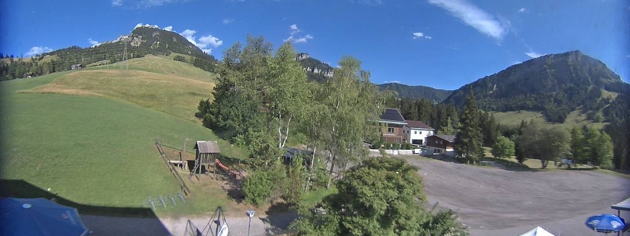 Live camera feed from Bergrestaurant Gfellen, Finsterwald in Finsterwald