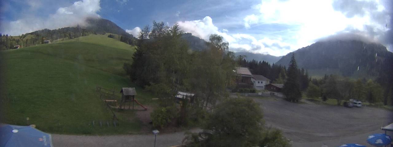 Live camera feed from Bergrestaurant Gfellen, Finsterwald in Finsterwald