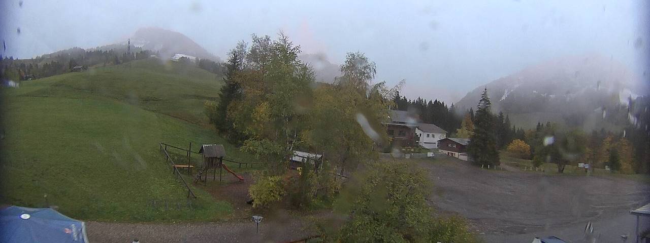 Live camera feed from Bergrestaurant Gfellen, Finsterwald in Finsterwald