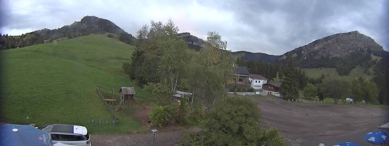 Live camera feed from Bergrestaurant Gfellen, Finsterwald in Finsterwald