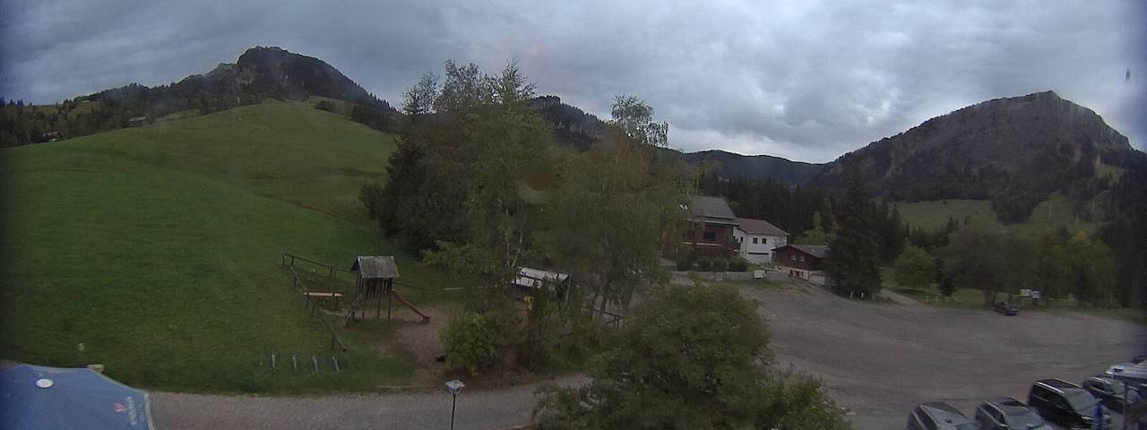 Live camera feed from Bergrestaurant Gfellen, Finsterwald in Finsterwald