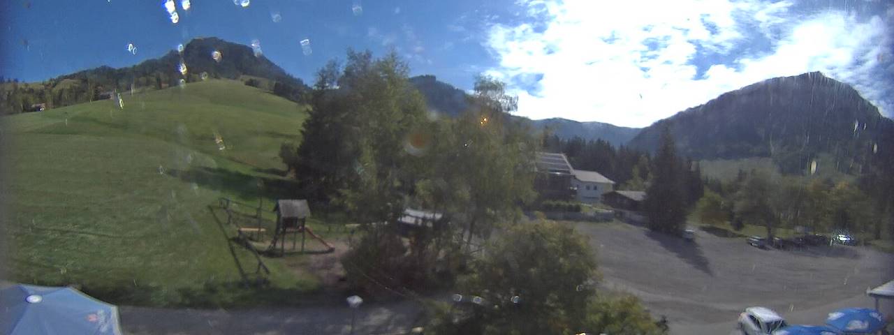 Live camera feed from Bergrestaurant Gfellen, Finsterwald in Finsterwald
