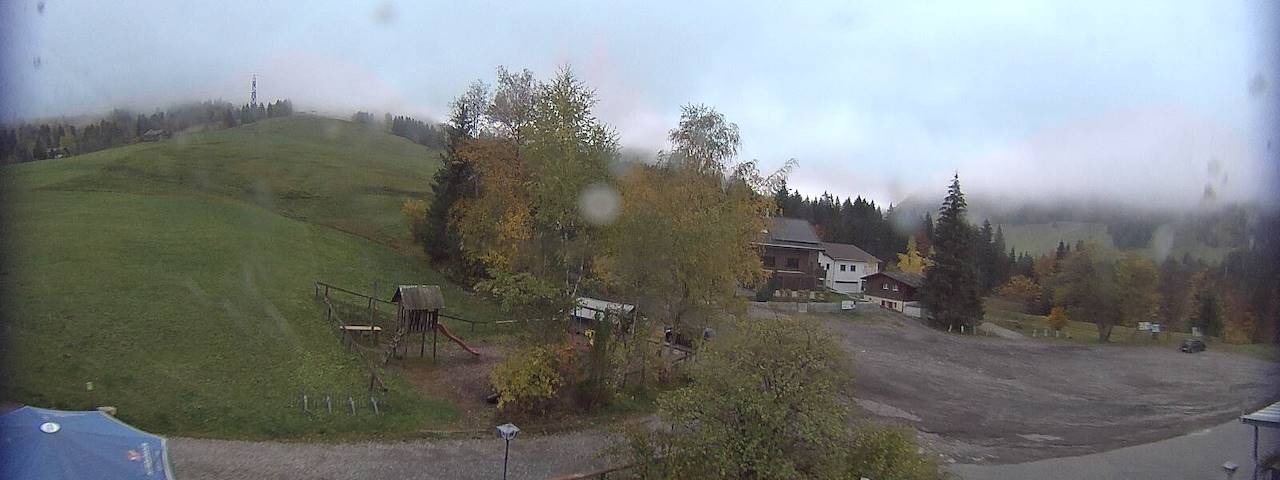 Live camera feed from Bergrestaurant Gfellen, Finsterwald in Finsterwald
