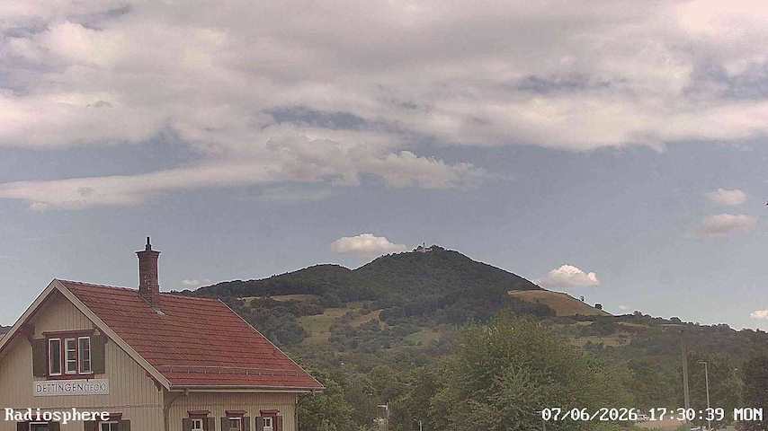 Live camera feed from RADiOSPHERE-BURG TECK in Burg Teck in Owen